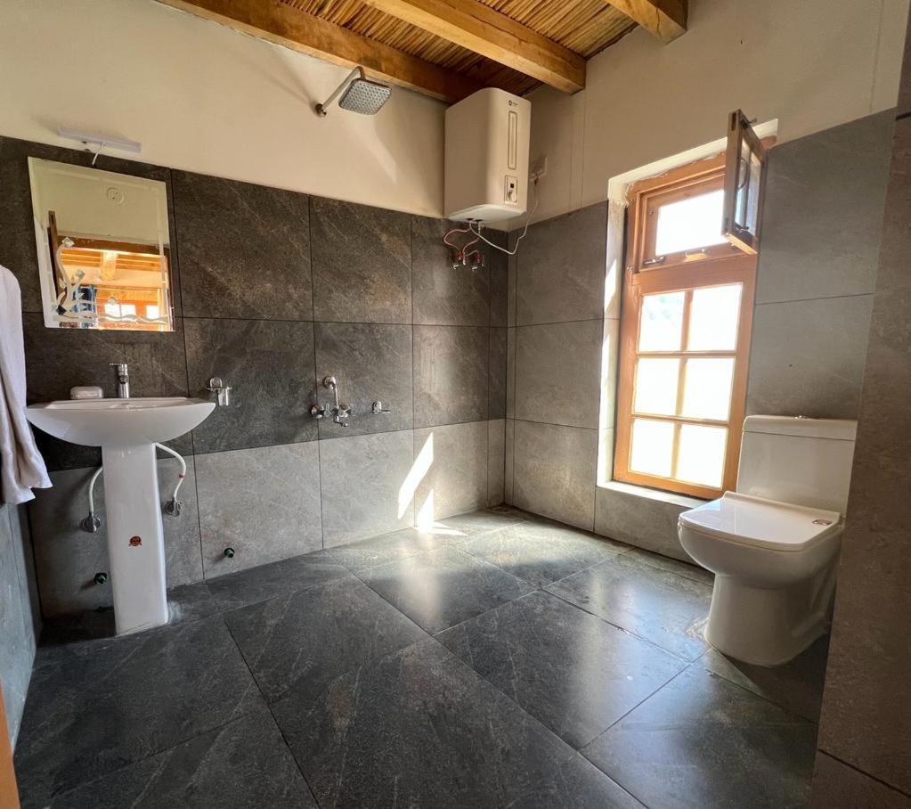 Guru View Home Stay Padam Exteriér fotografie
